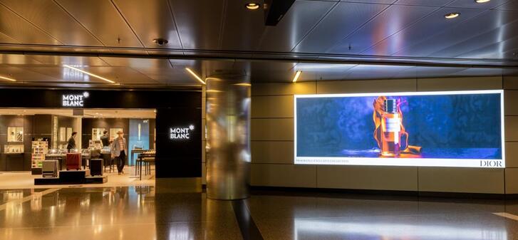 卡塔爾多哈機(jī)場(chǎng)廣告